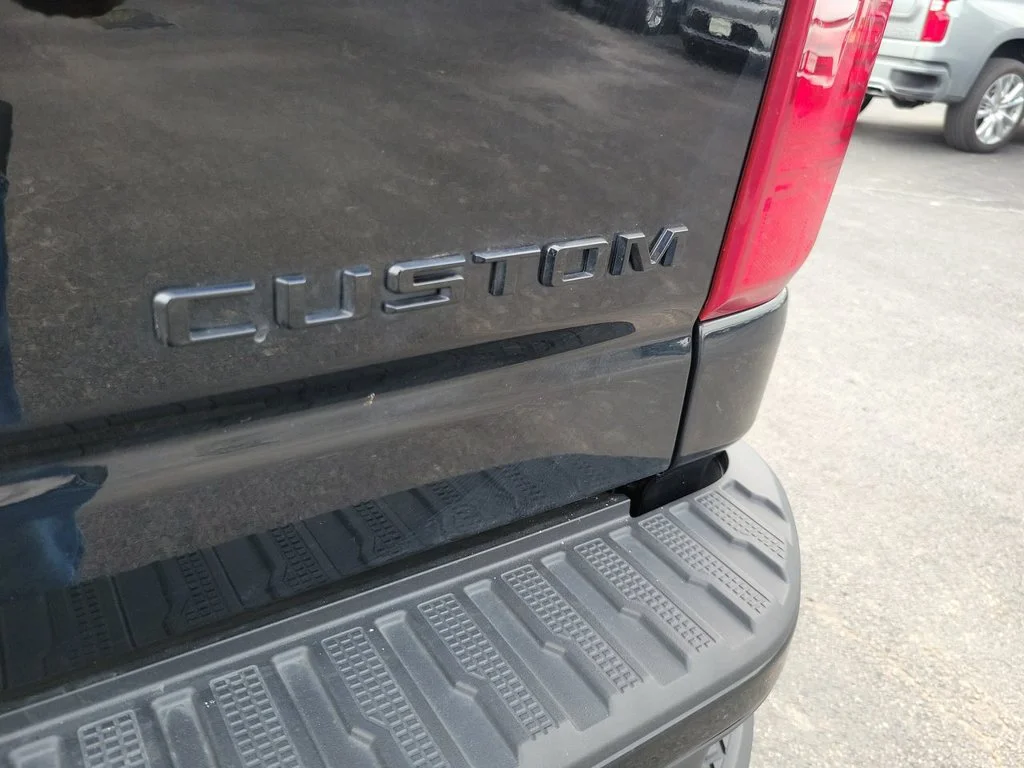 2025 Chevrolet Silverado 2500HD Custom - Photo 31