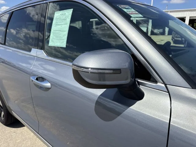 Used 2025 Silver Kia S image 24