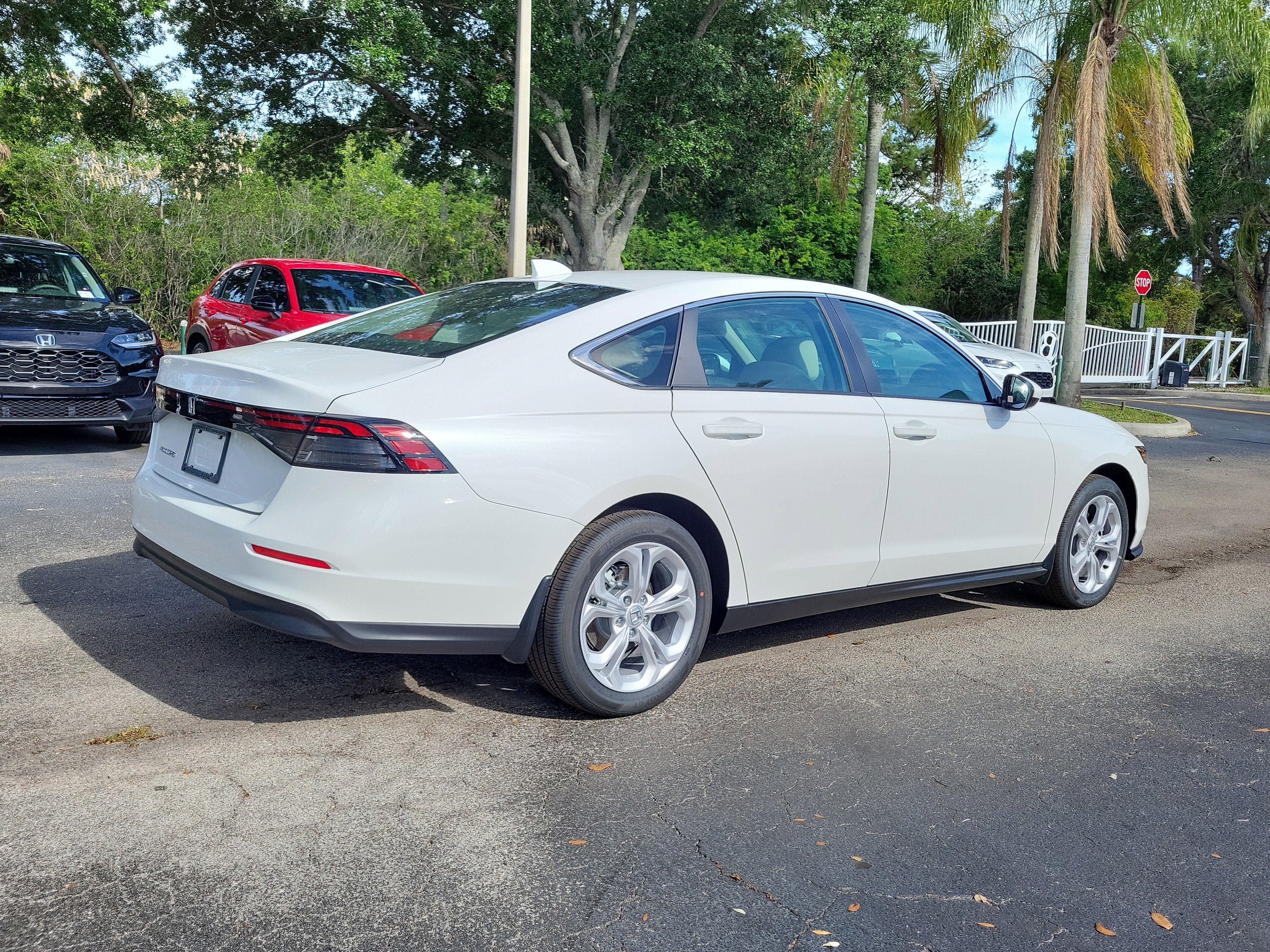New 2026 Platinum White Pearl Honda LX image 6