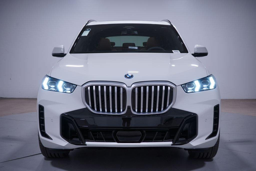 New 2026 Alpine White BMW xDrive50e image 4