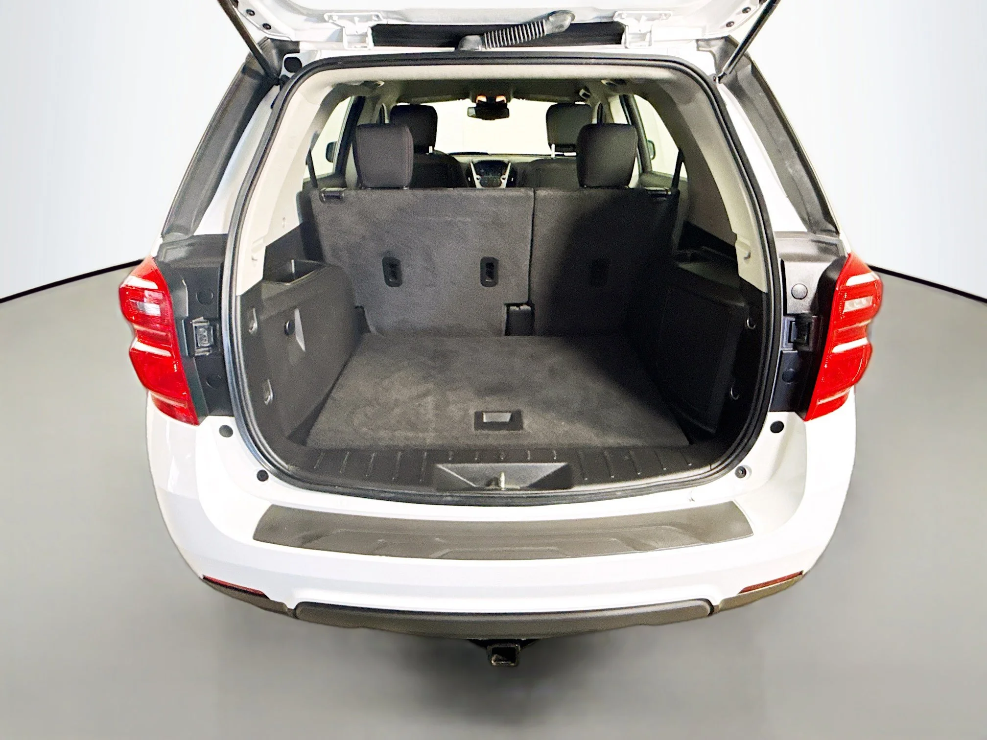 Used 2017 Summit White Chevrolet LS image 30