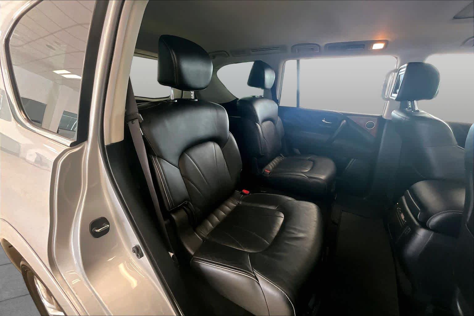 Used 2017 Liquid Platinum INFINITI  image 19