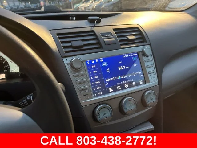 Used 2009 Silver Toyota  image 20