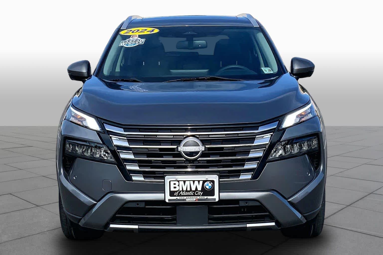 Used 2024 Gun Metallic Nissan SL image 3