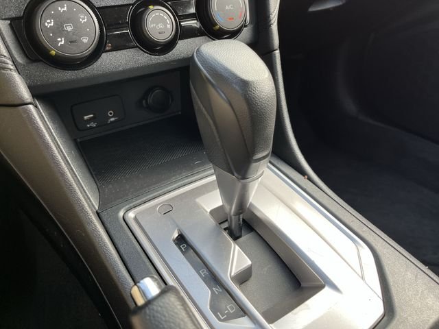 Used 2023 White Subaru Base image 22