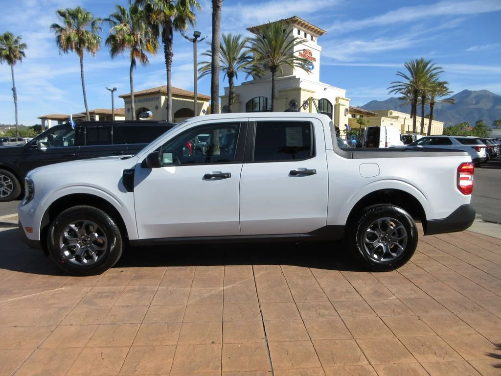 New 2026 Space White Metallic Ford XLT image 1
