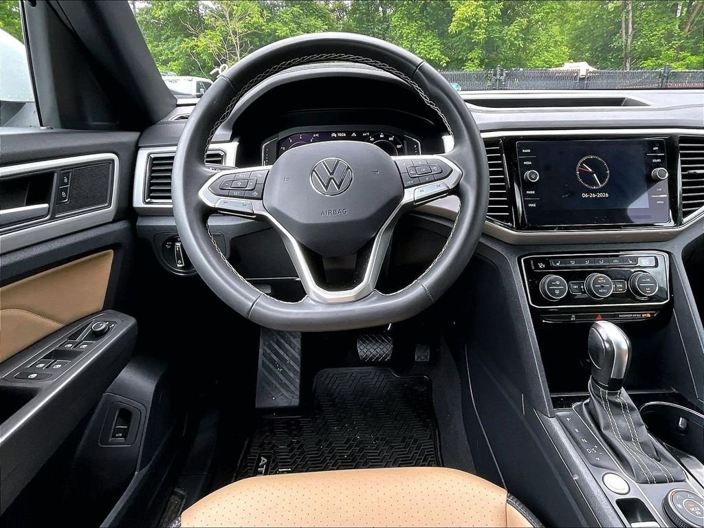 Used 2023 White Volkswagen 3.6L V6 SE w/Technology image 5