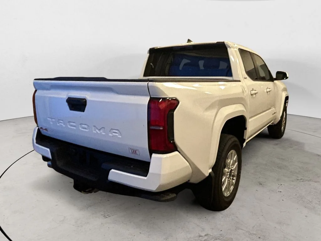 New 2026 Ice Cap Toyota SR5 image 5