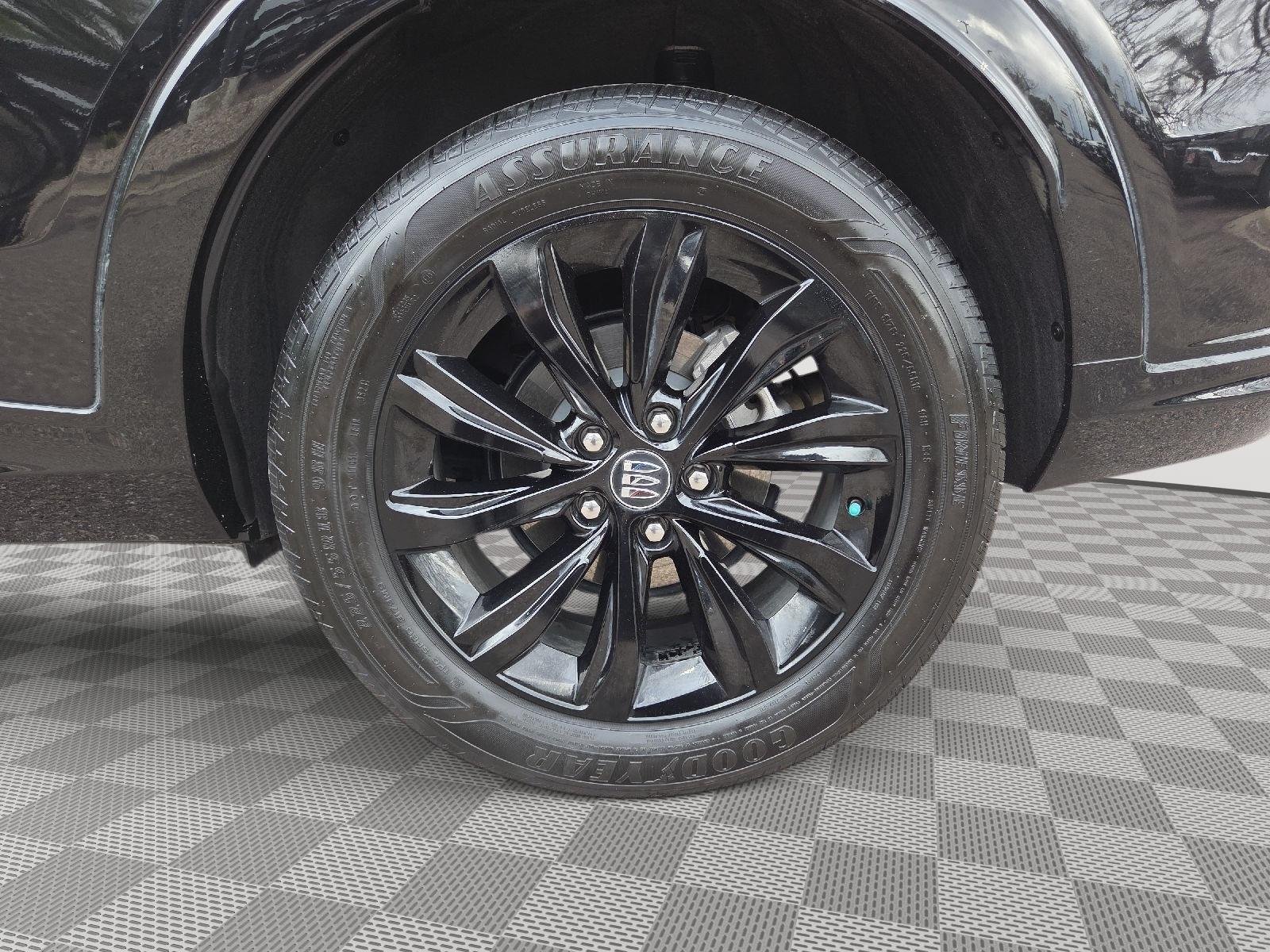 Used 2025 Ebony Twilight Metallic Buick Sport Touring image 8