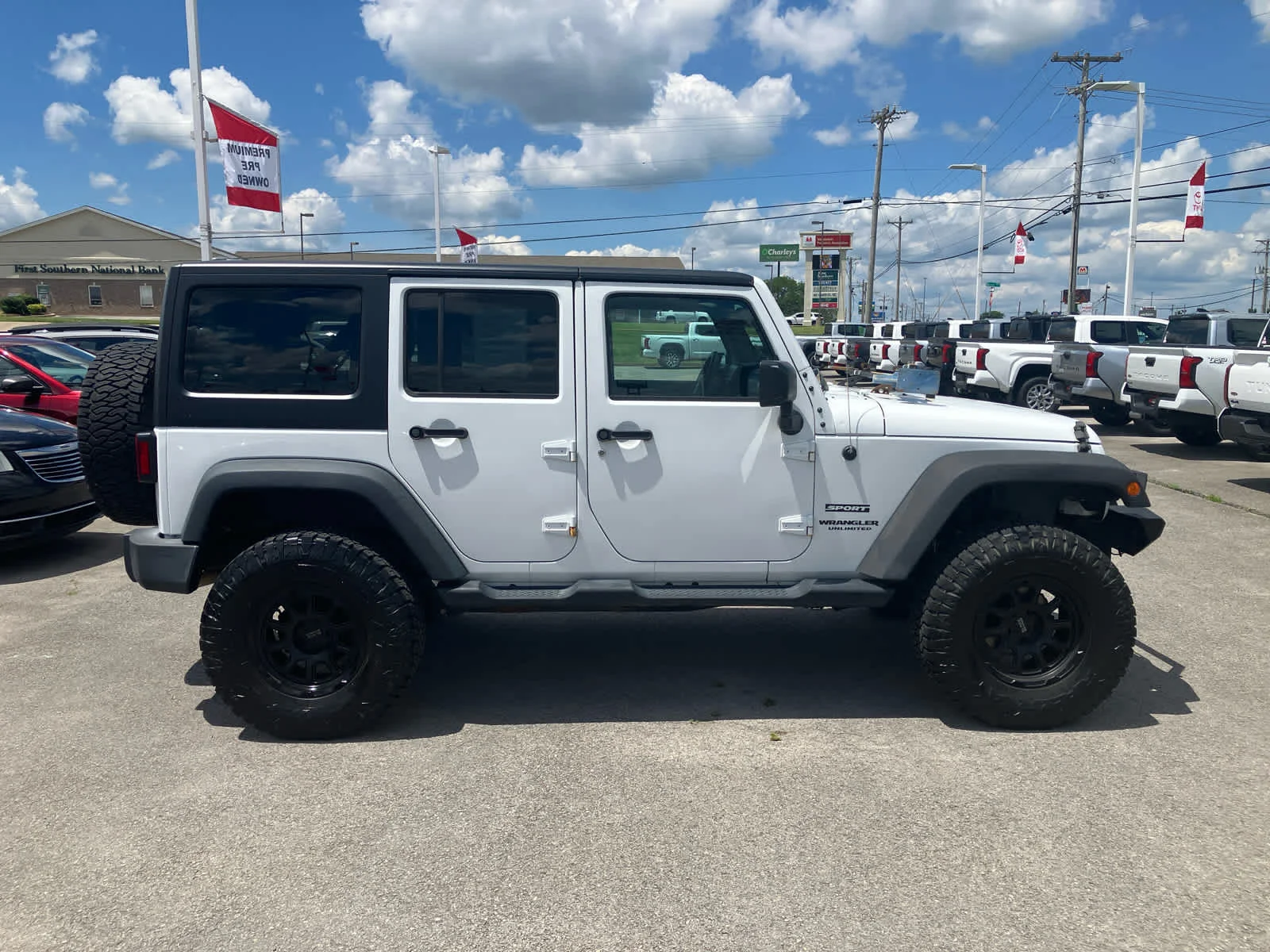 Used 2016 Bright White Clearcoat Jeep Sport image 8