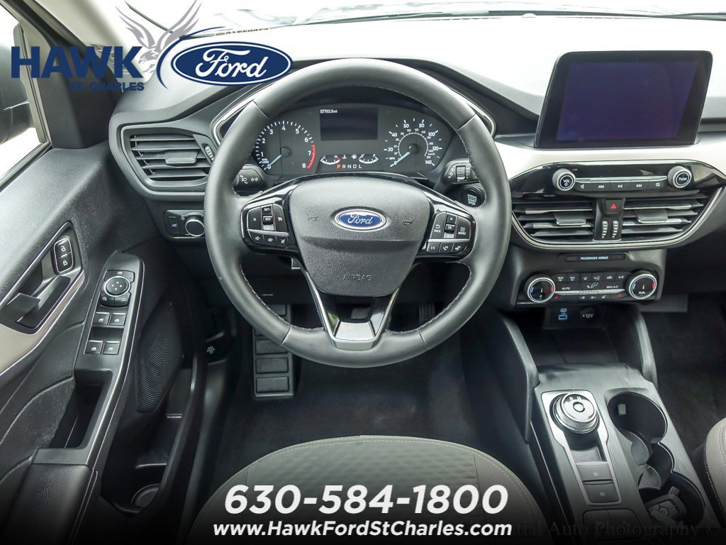 Certified Used 2022 Blue Metallic Ford SE image 12