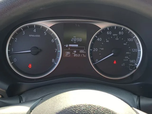 Used 2019 White Nissan S image 22