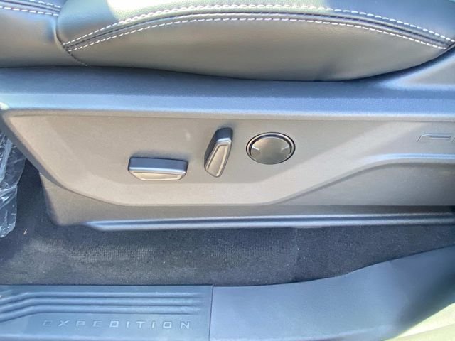 New 2026 Gray Ford Platinum image 14