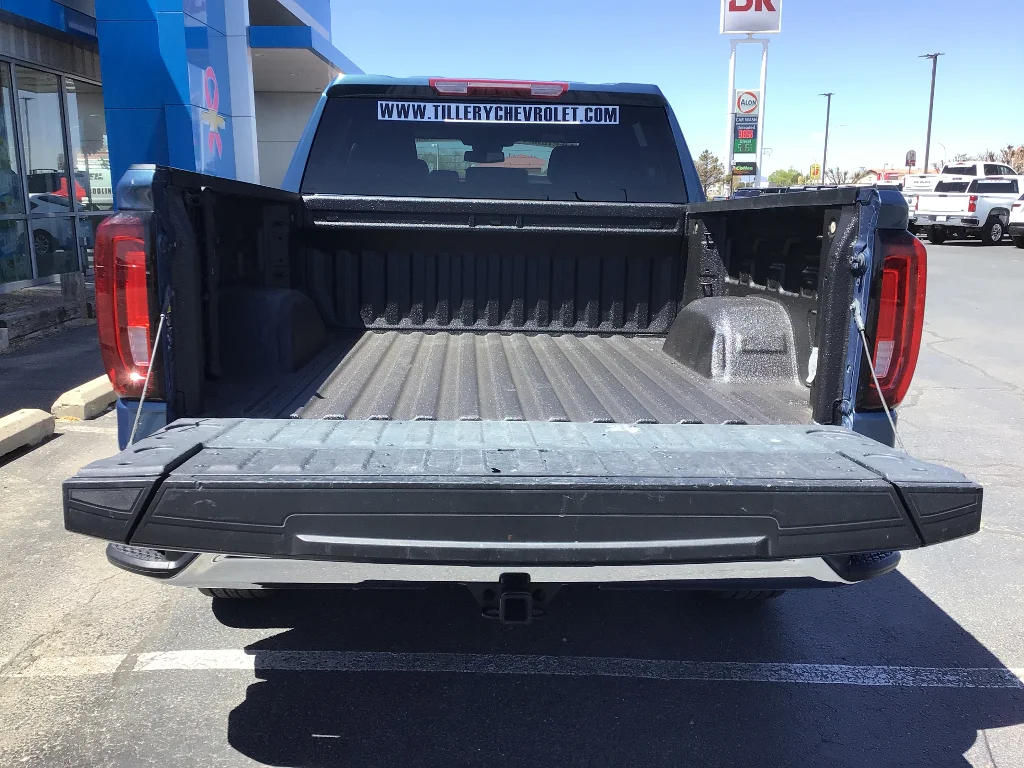 Used 2024 Downpour Metallic GMC SLT image 6