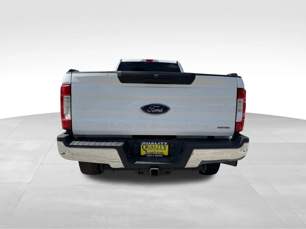 Used 2017 White Ford XLT image 4