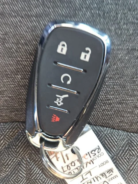 Used 2024 Summit White Chevrolet LT image 28