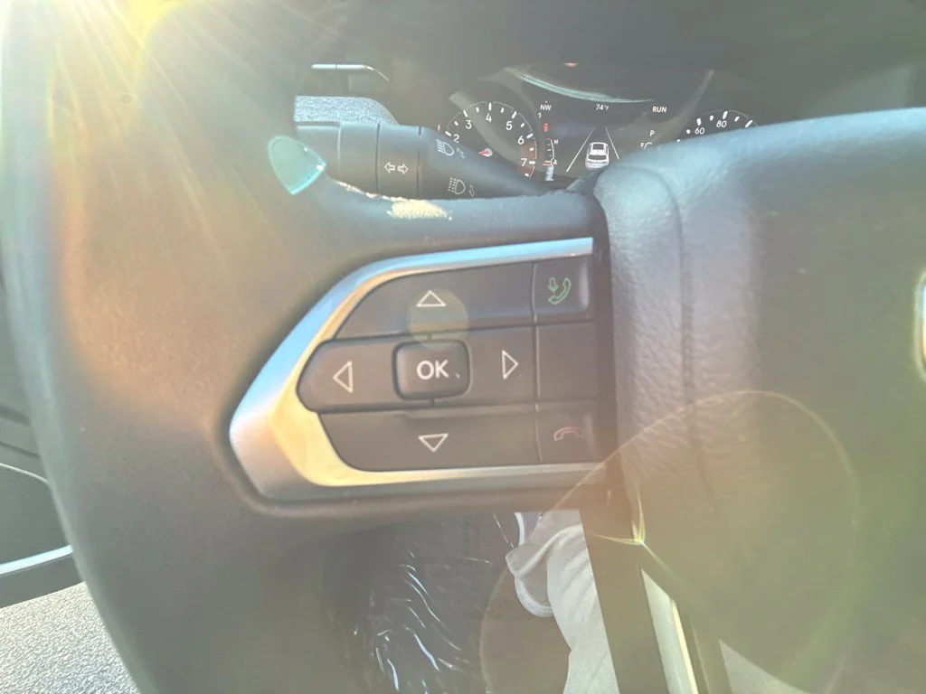 Used 2024 White Jeep Latitude image 20