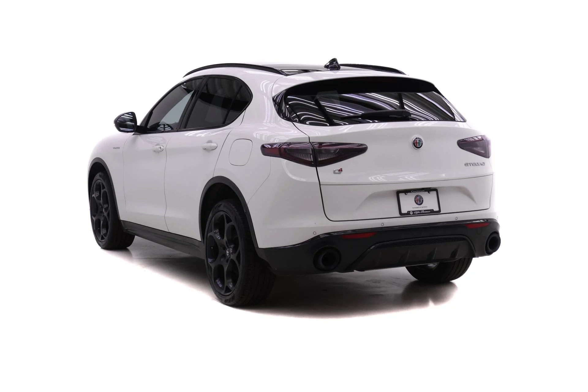 Certified Used 2024 White Alfa Romeo Veloce image 5