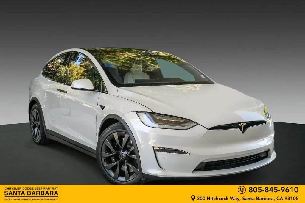 2022 Tesla Model X Long Range's photo