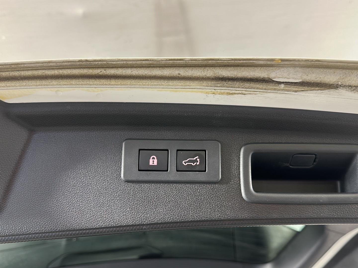 Used 2020 Crystal White Pearl Subaru Touring image 26