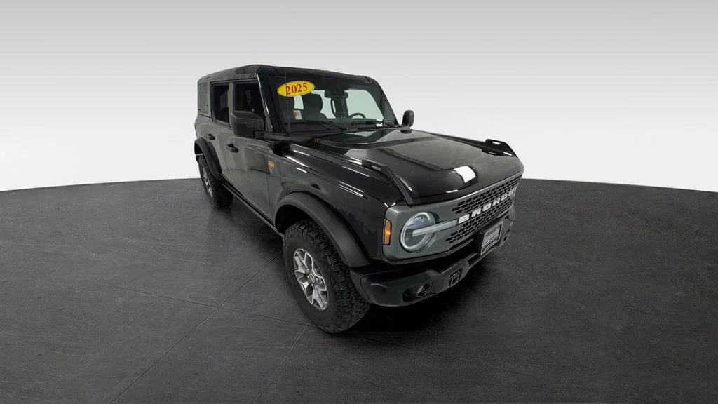 2025 Ford Bronco Badlands 4x4's photo