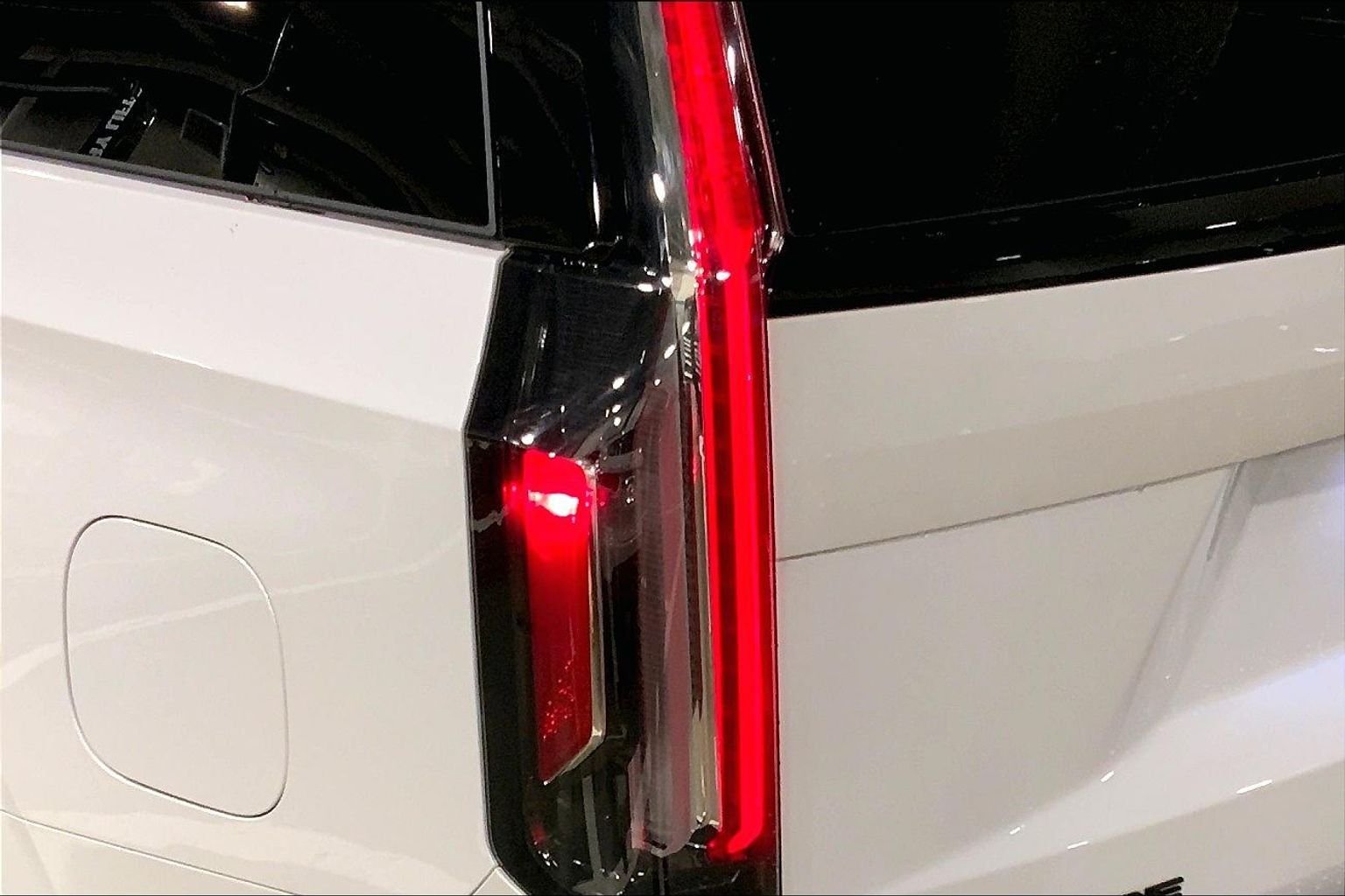 Used 2024 Crystal White Cadillac Sport Platinum image 28
