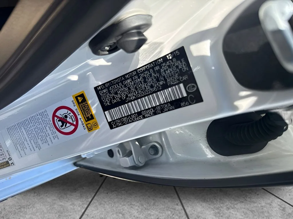 Used 2016 White Lexus 350 image 36