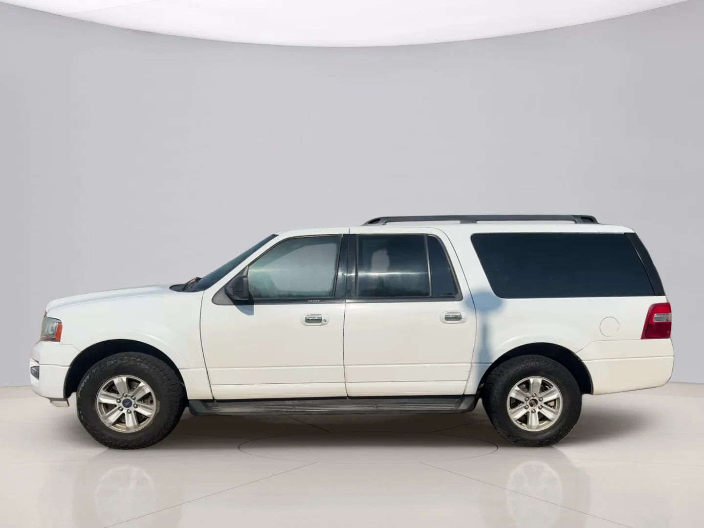 Used 2016 White Ford EL XLT image 2