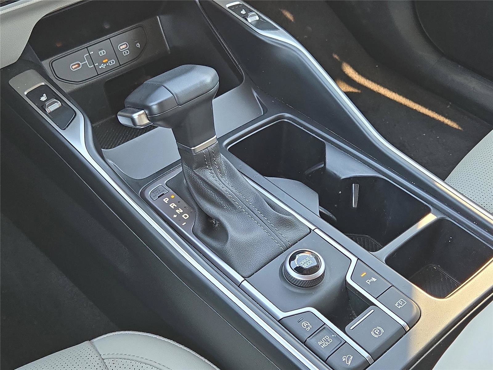 2025 Kia Sorento S - Photo 30