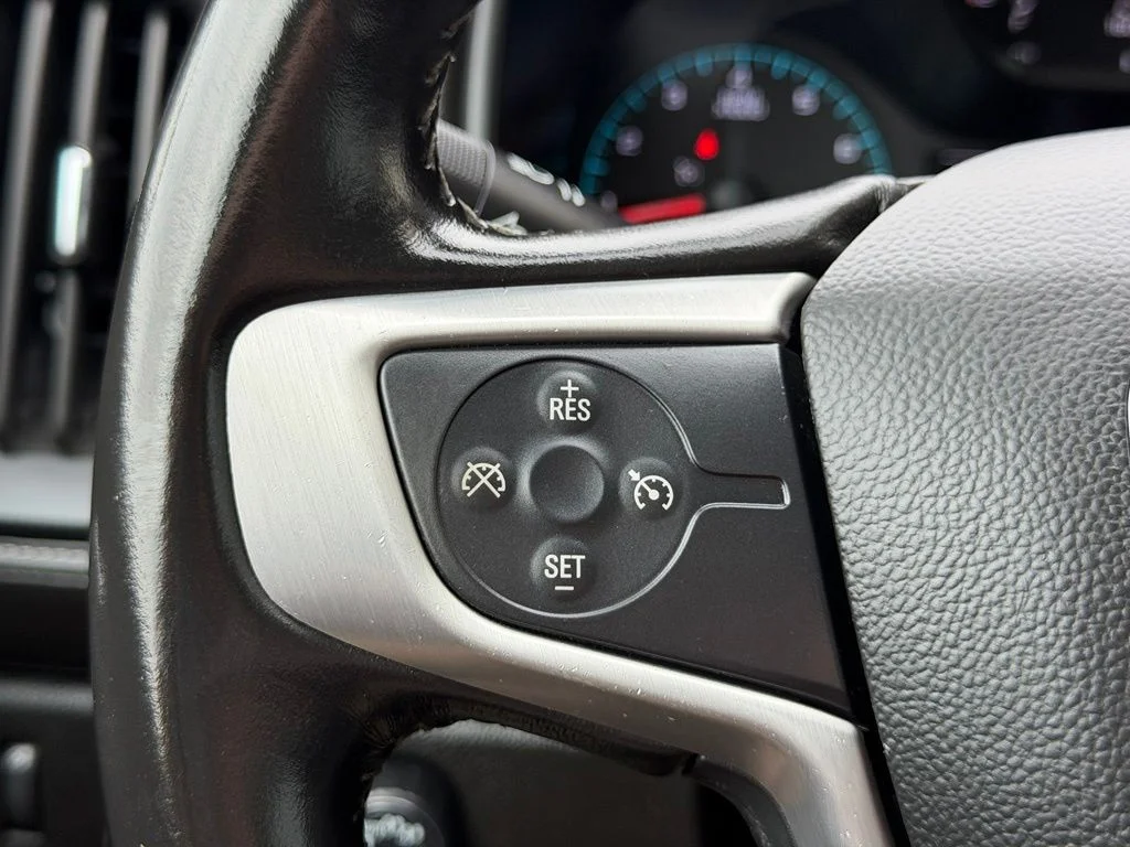 Used 2022 Gray GMC Elevation image 17