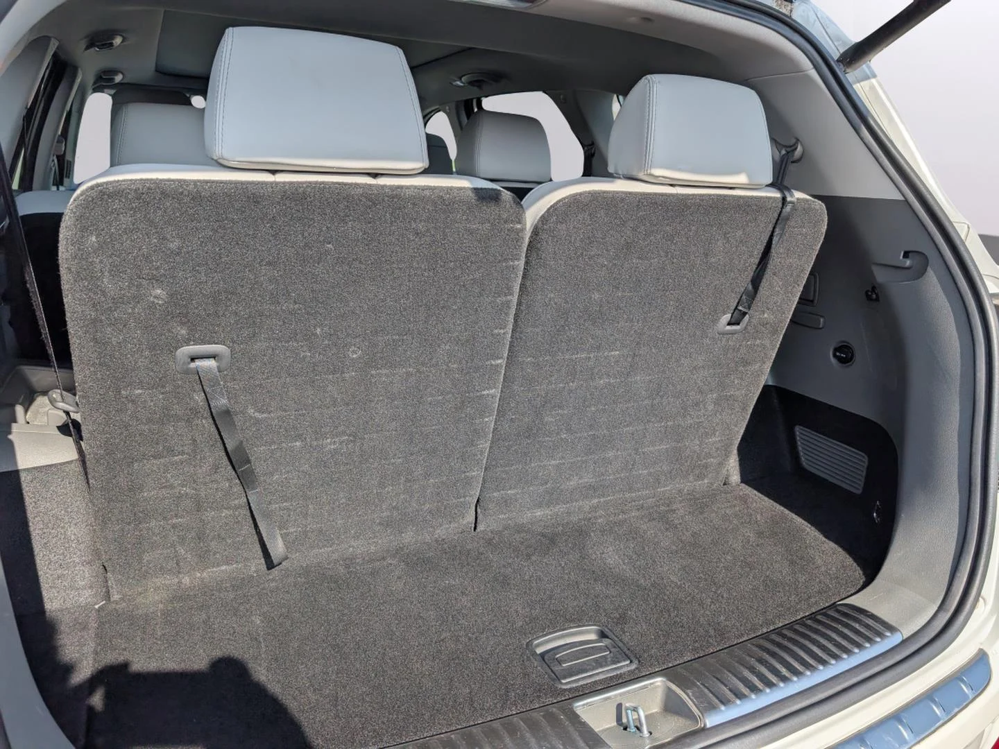Used 2017 Snow White Pearl Kia SX V6 image 35