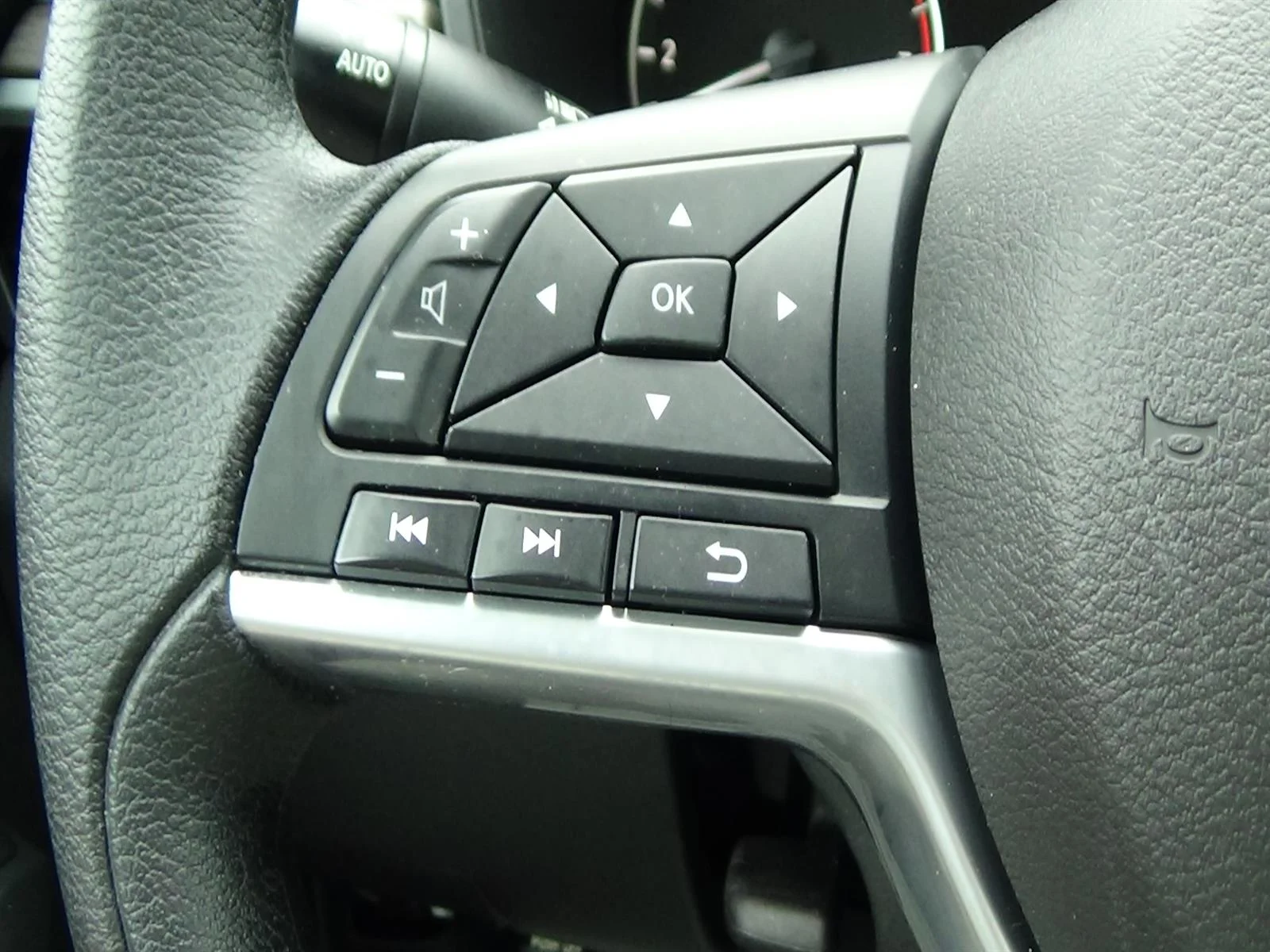 Used 2025 Bluestone Pearl (rcf) Nissan 2.5 SV image 20