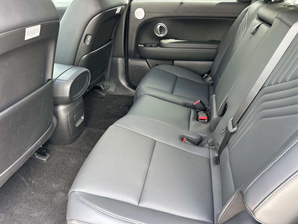 New 2026 Black Hyundai SEL Premium 8P image 16