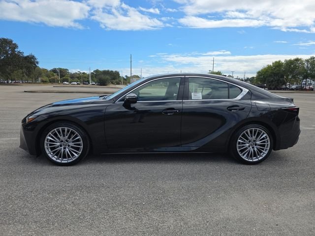 2025 Lexus IS 300 - Photo 6