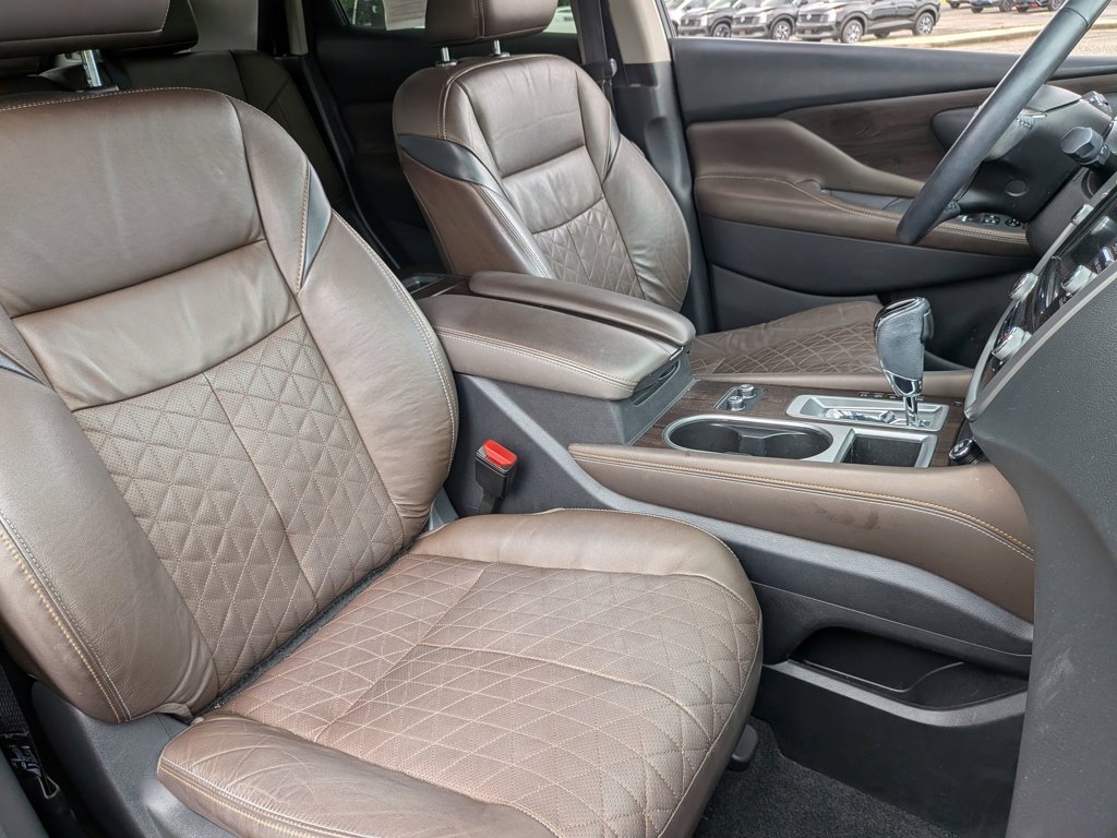 Used 2021 Black Nissan Platinum image 31