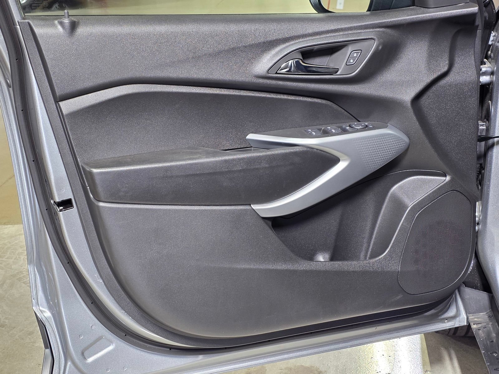New 2026 Sterling Gray Metallic Chevrolet 1RS image 20