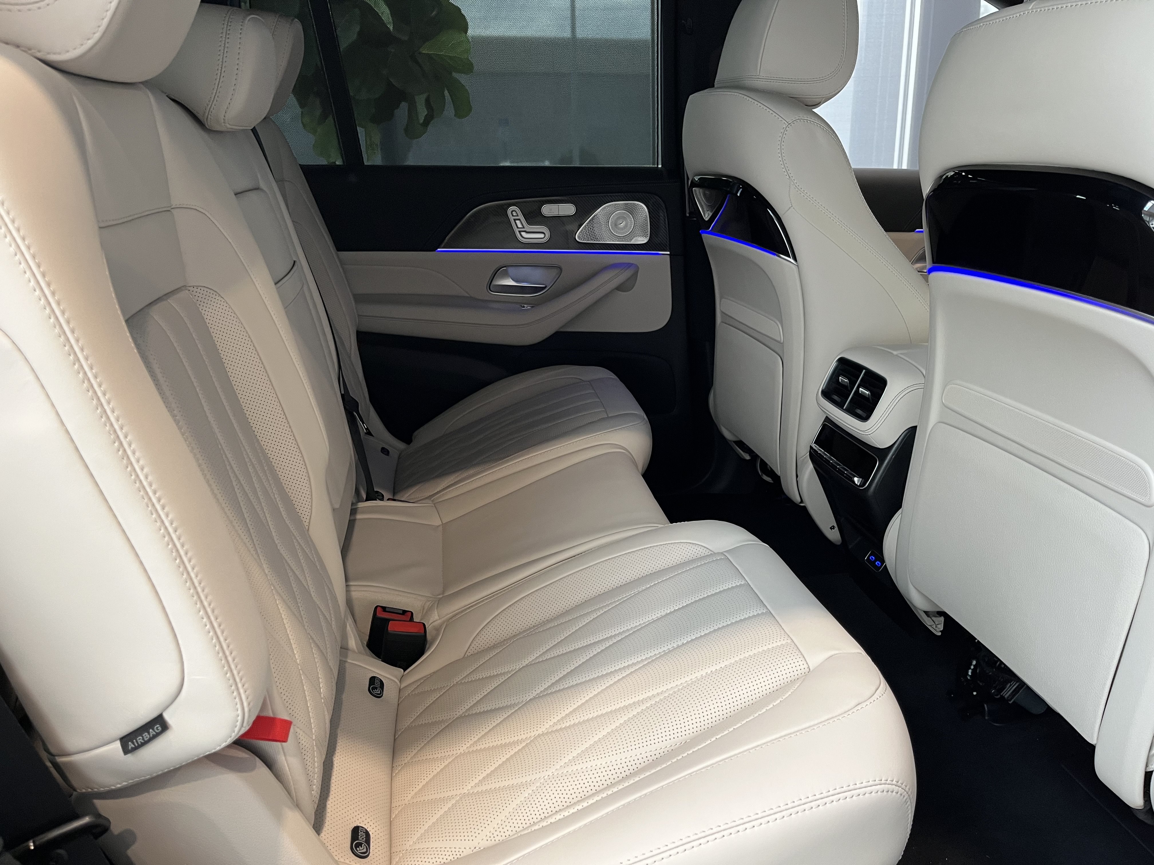 New 2026 MOONLIGHT WHITE Mercedes-Benz AMG® GLS 63 image 20