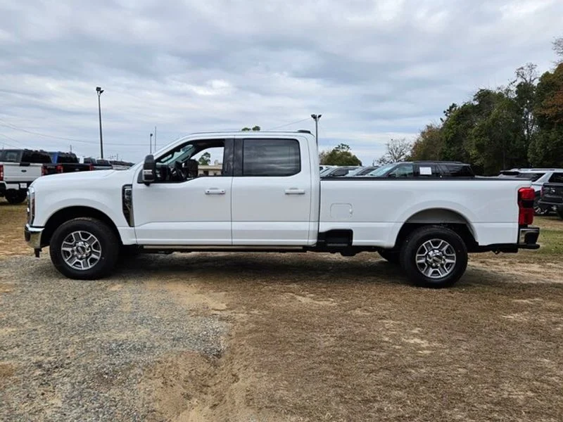 New 2026 Oxford White Ford F-350® Lariat® image 4