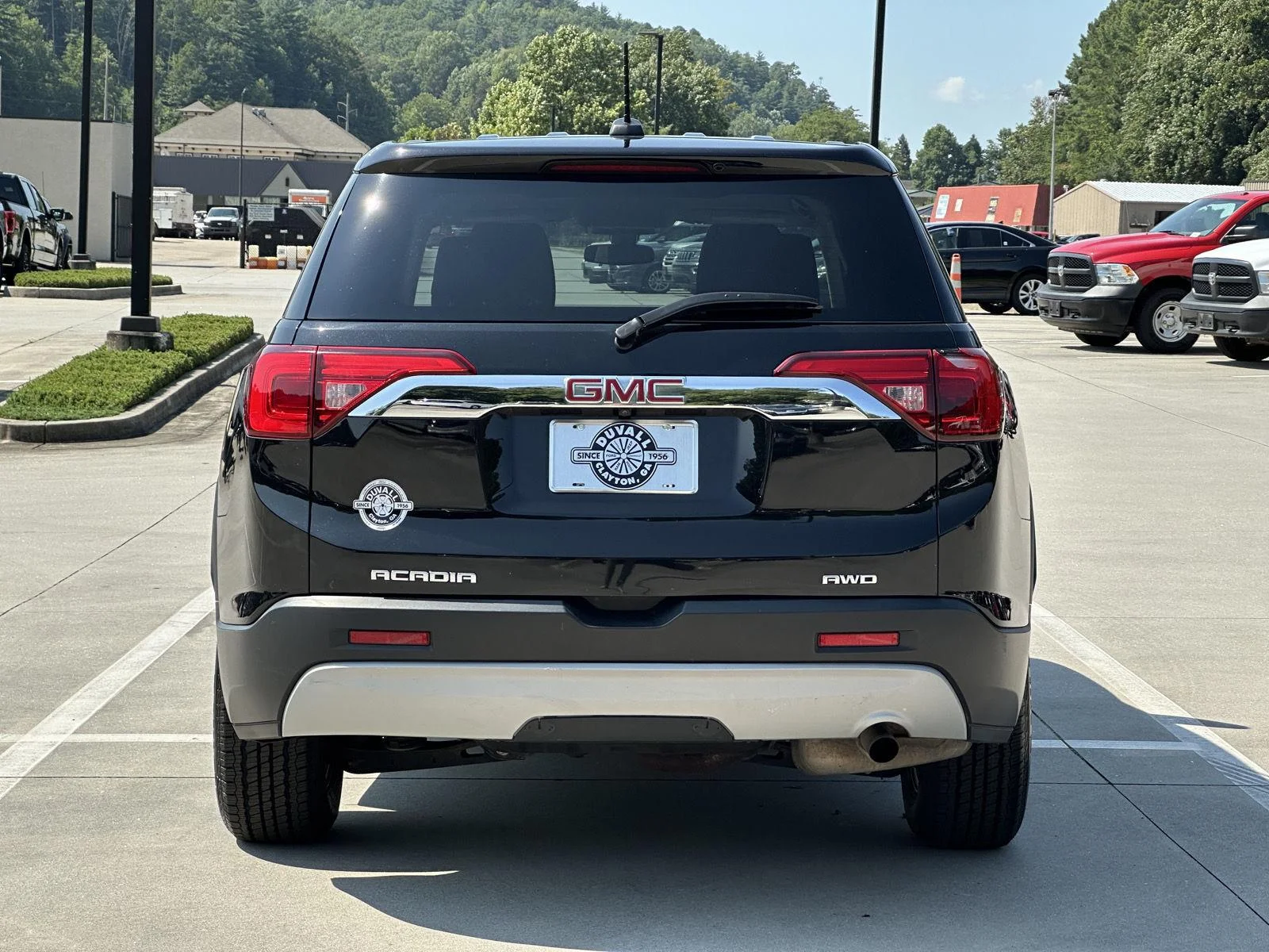 Used 2019 Ebony Twilight Metallic GMC SLE image 6