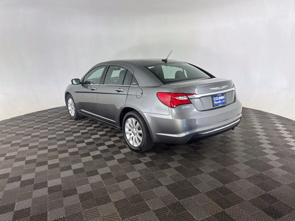 Used 2012 Gray Chrysler Touring image 7