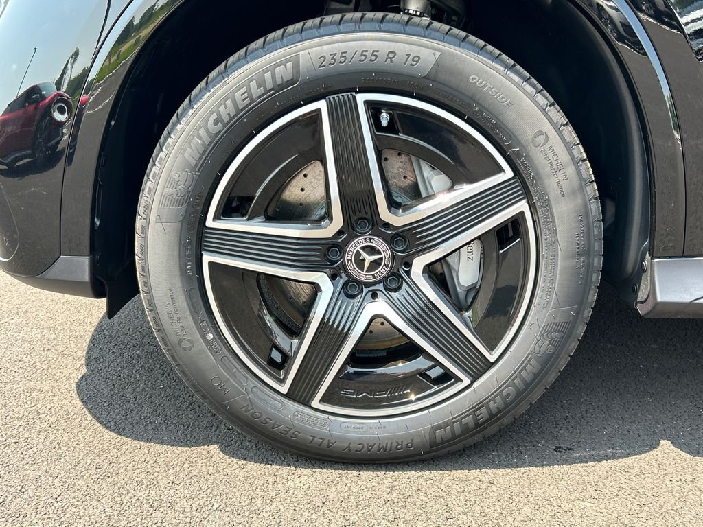 New 2026 Black Mercedes-Benz GLC 300 image 32