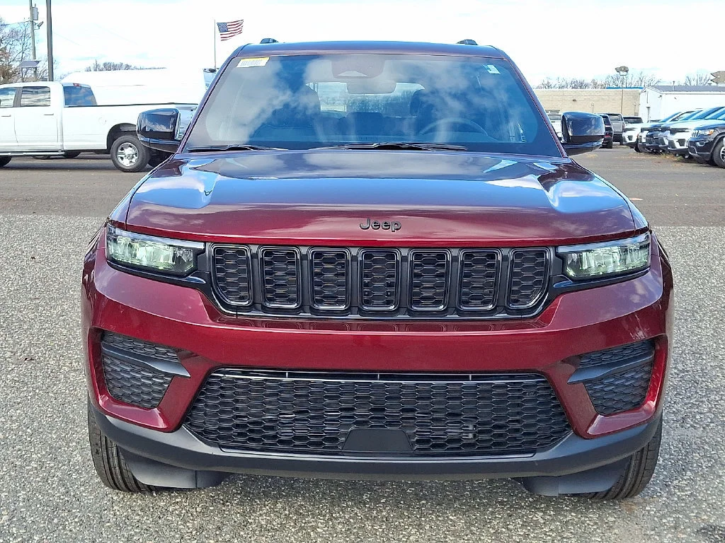 New 2025 Velvet Red Pearl-Coat Exterior Paint Jeep Altitude X image 2