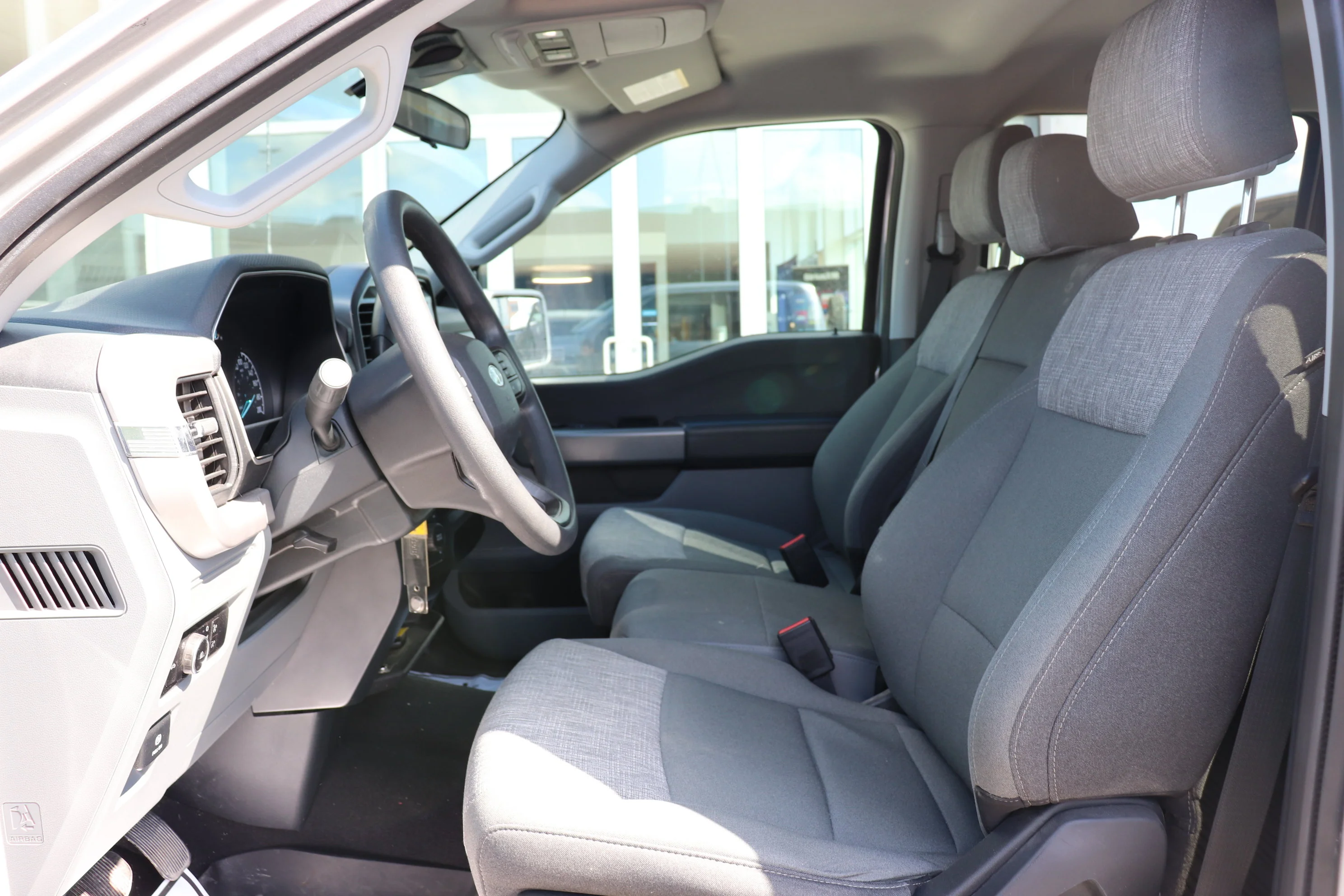 Used 2023 Silver Ford XLT image 9