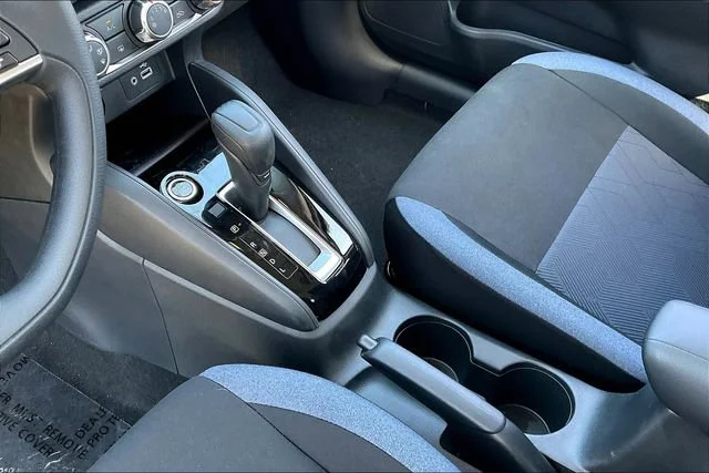2025 Nissan Versa Sedan SV - Photo 9