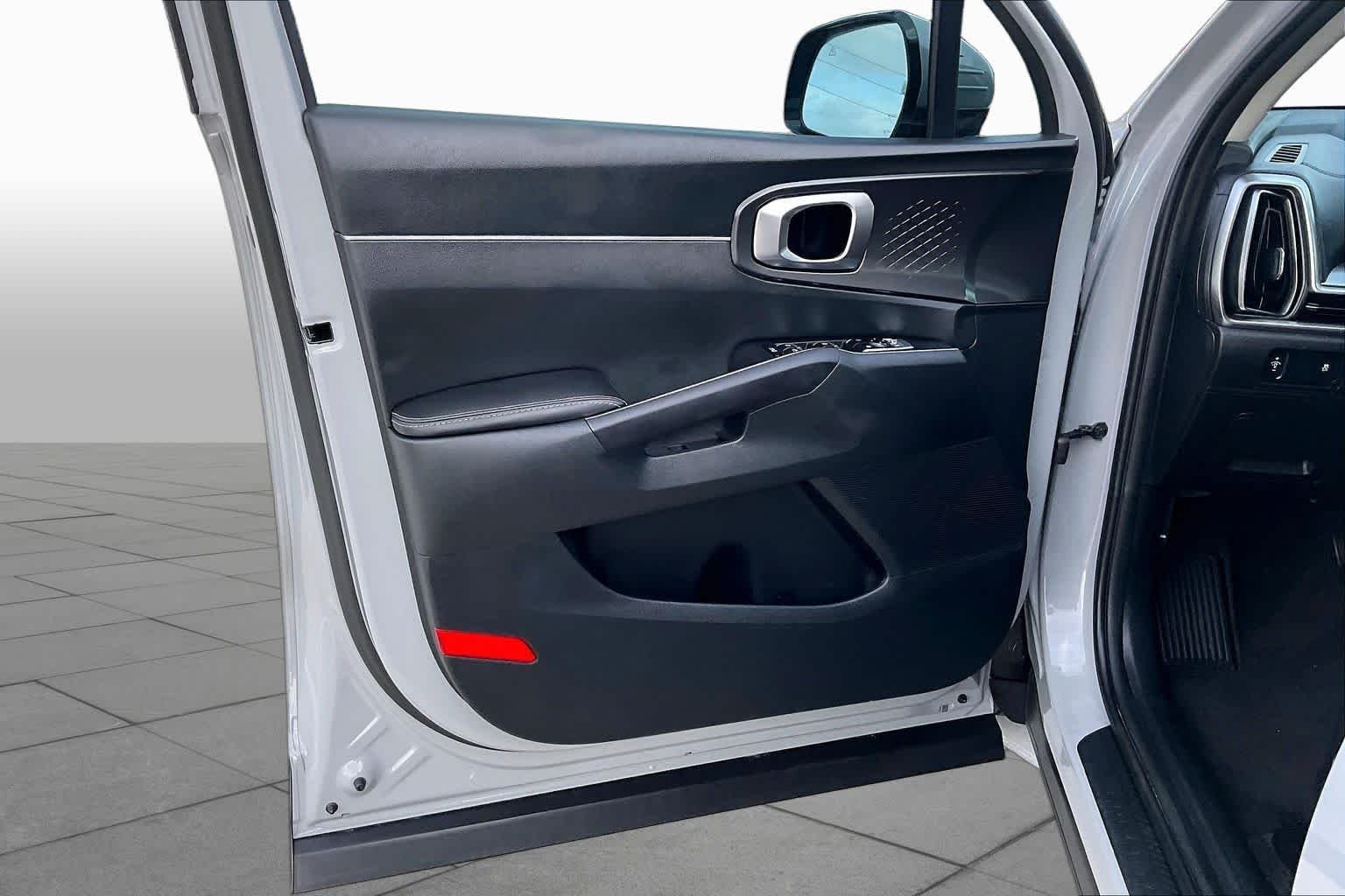 2025 Kia Sorento S - Photo 22