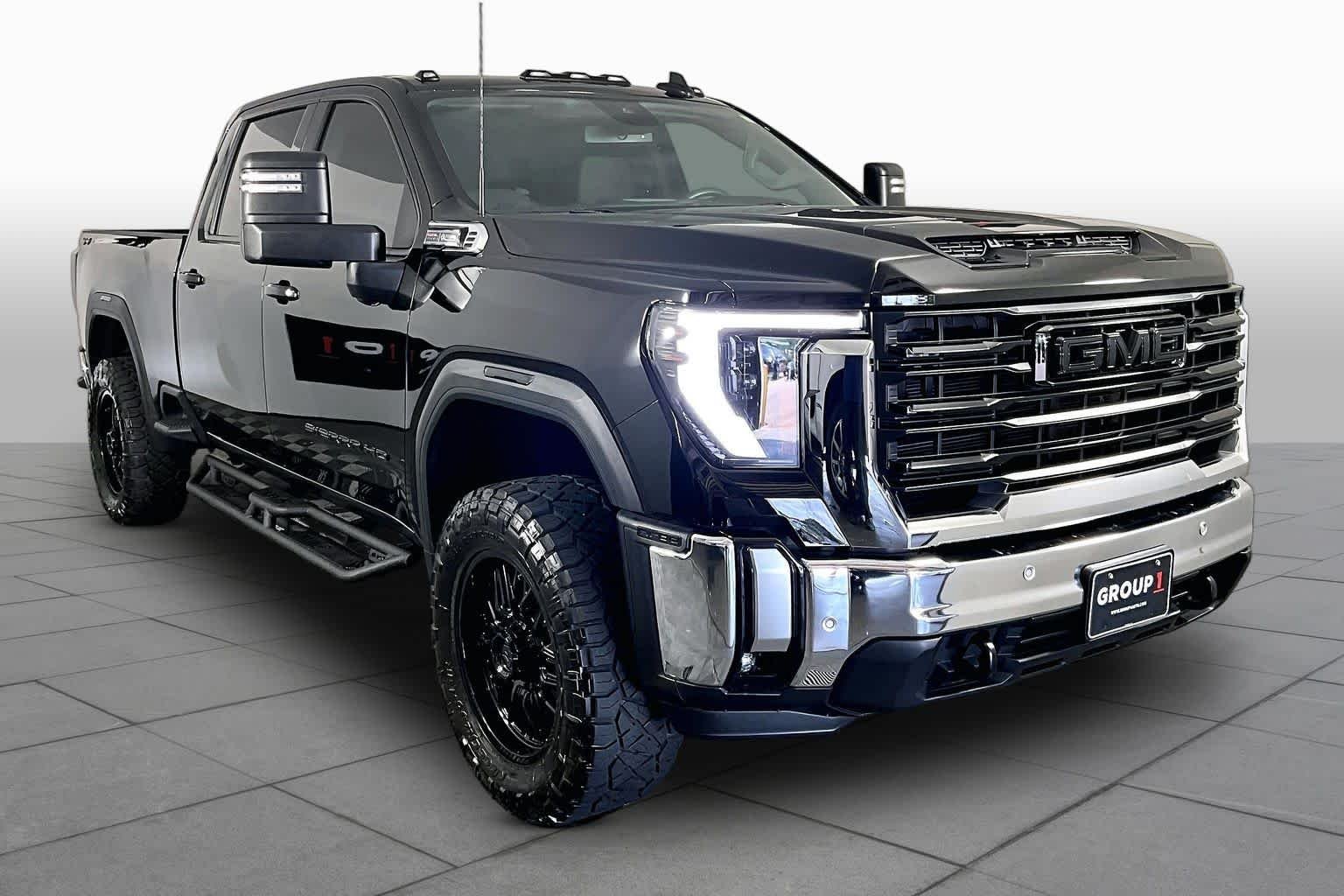 Used 2025 Onyx Black GMC Pro image 3