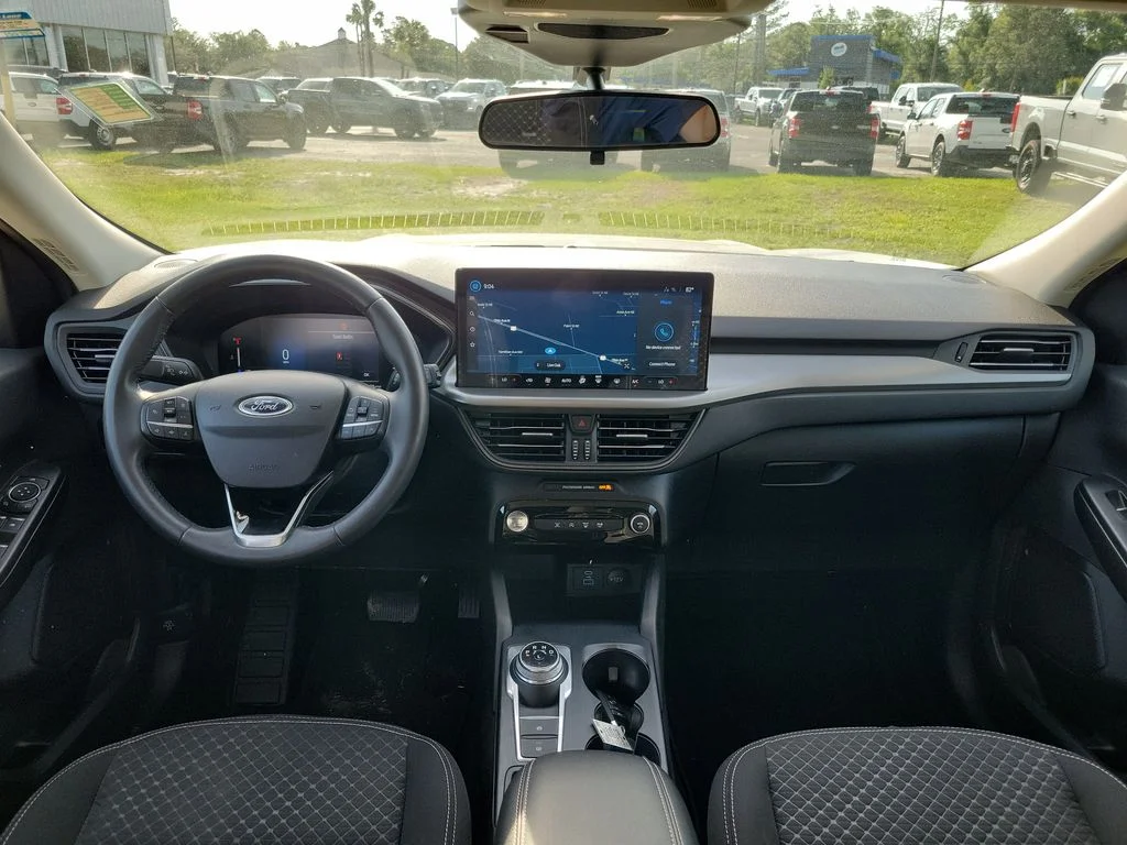 Used 2023 White Ford Active image 28