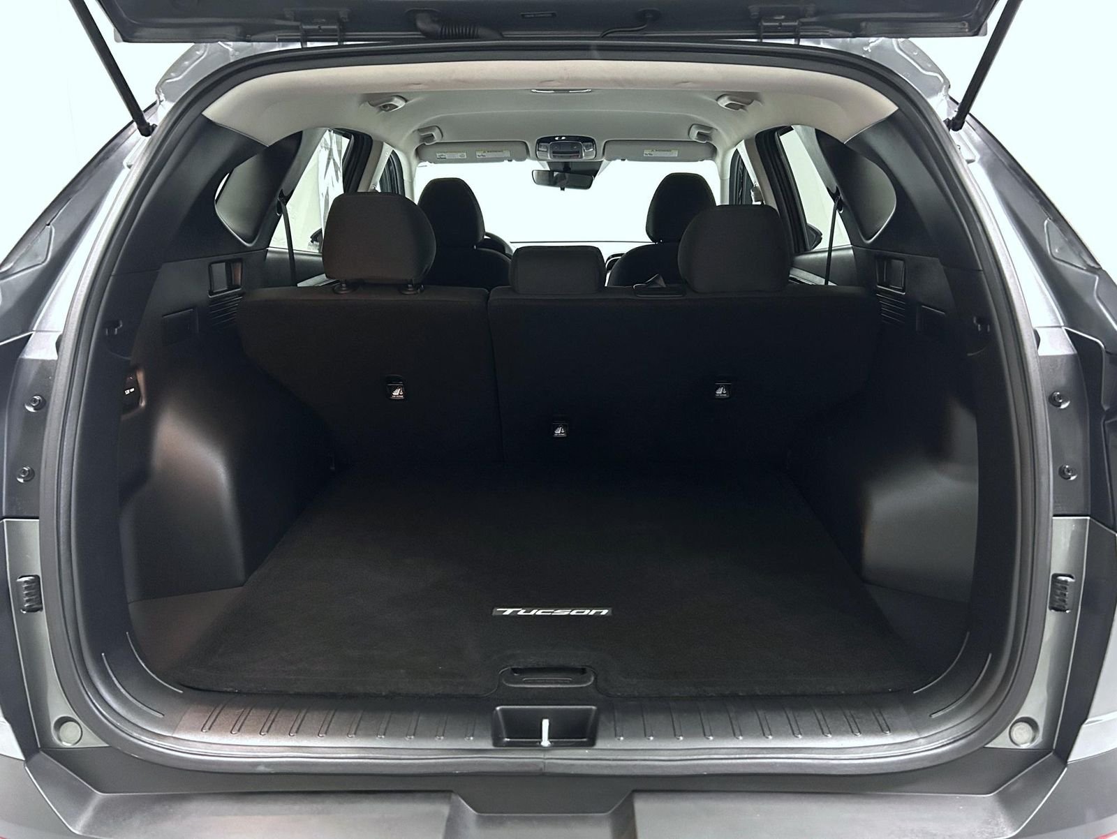 Used 2022 Gray Hyundai SEL image 21