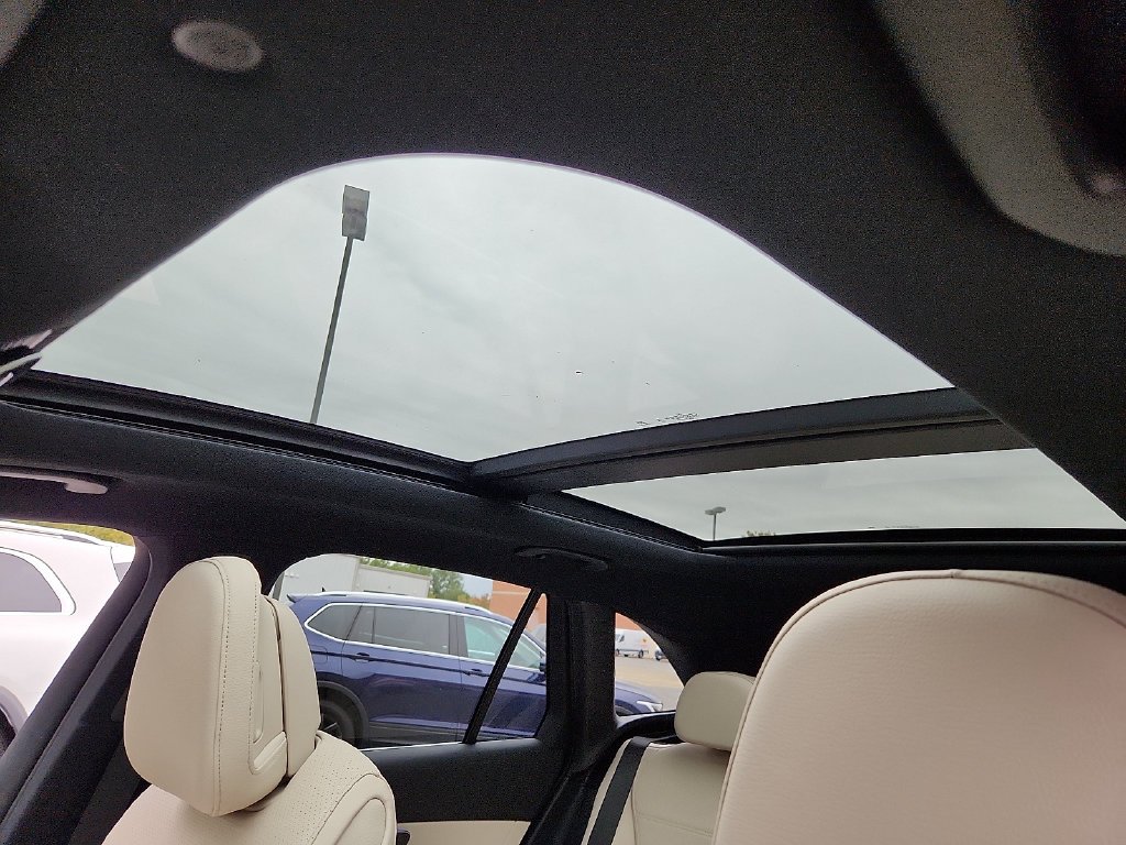 New 2027 Cirrus Silver Metallic Mercedes-Benz GLC 300 image 10