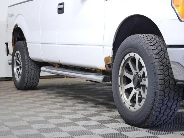 Used 2013 White Ford XLT image 2